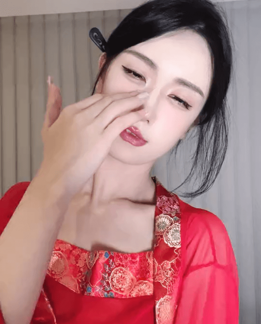 垚曦（宁依纯）新平台首次密码房整活视频合集下载（貌似真空）【2V/4.5G】