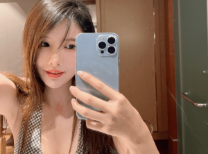 千元订制68元卖不动，女主播 大艺术嘉carrie 收入暴跌，还被同行嘲讽“麦片”主播